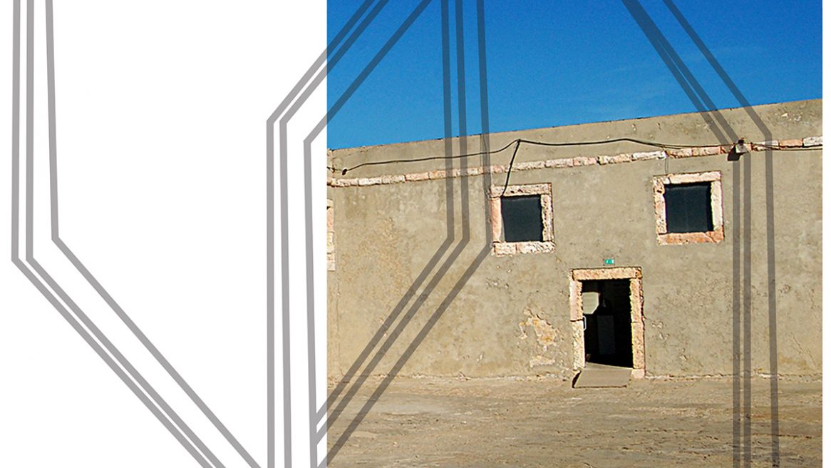 “DESKTOP - Apresenta um conjunto de maquetas, prototipo, esculturas e objectos da série “Habitar o mundo”. A exposição está patente até dia 31 de dezembro de 2018 EN "DESKTOP - Presents a set of models, prototypes, sculptures and objects from the series" To inhabit the world ". The exhibition is open until December 31, 2018