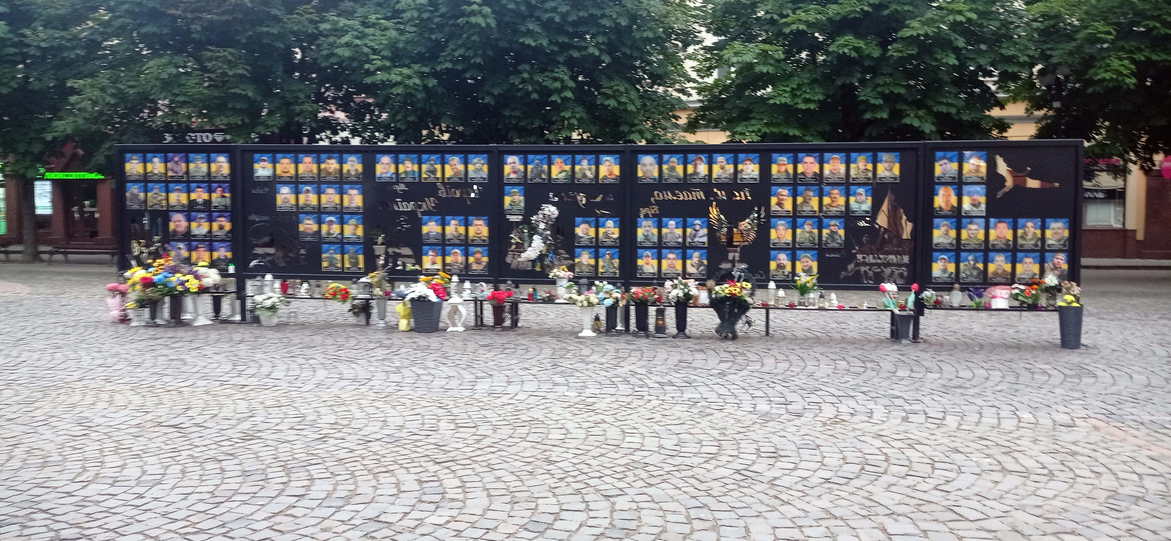 “Poetic Amalgam,” measuring 200 x 60 x 60 cm and executed in sandstone.