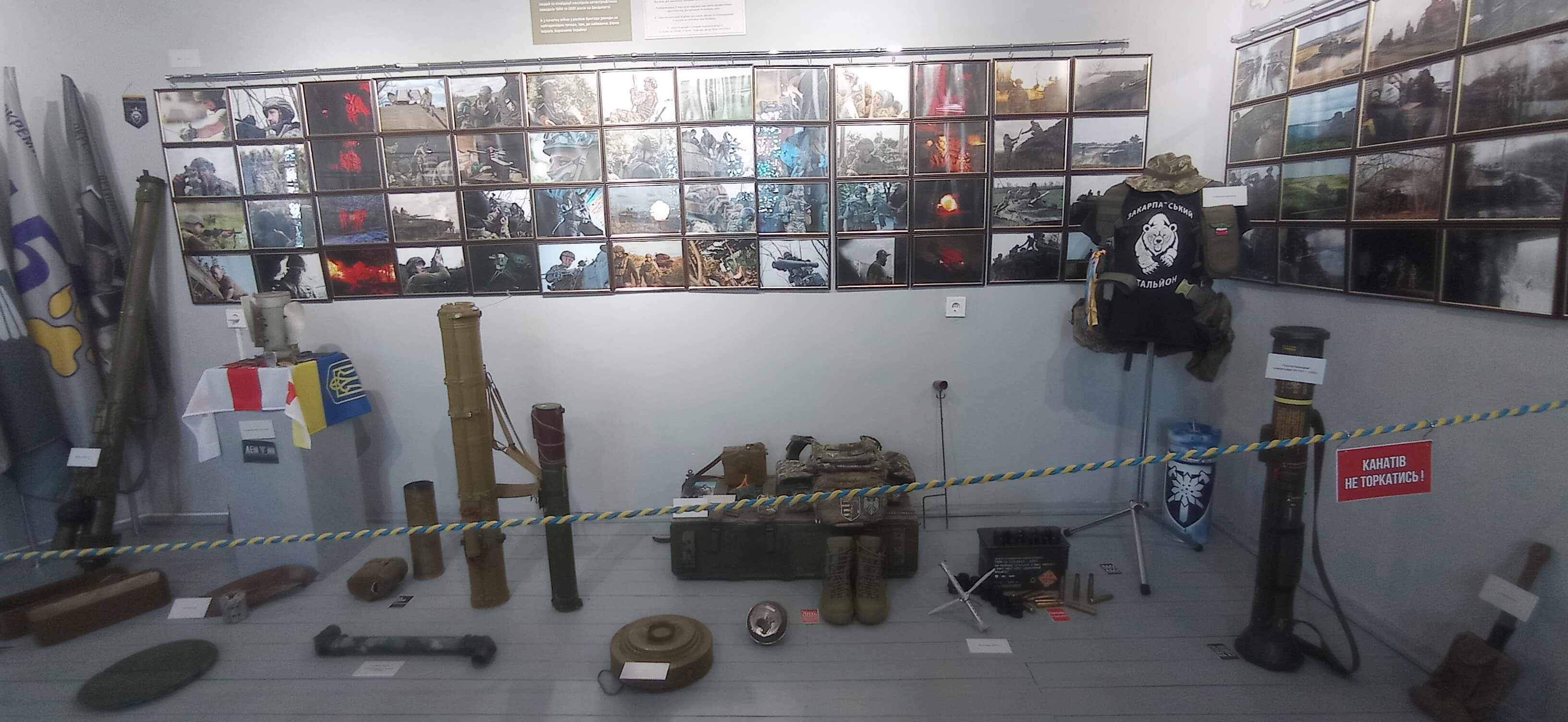 “Poetic Amalgam,” measuring 200 x 60 x 60 cm and executed in sandstone.